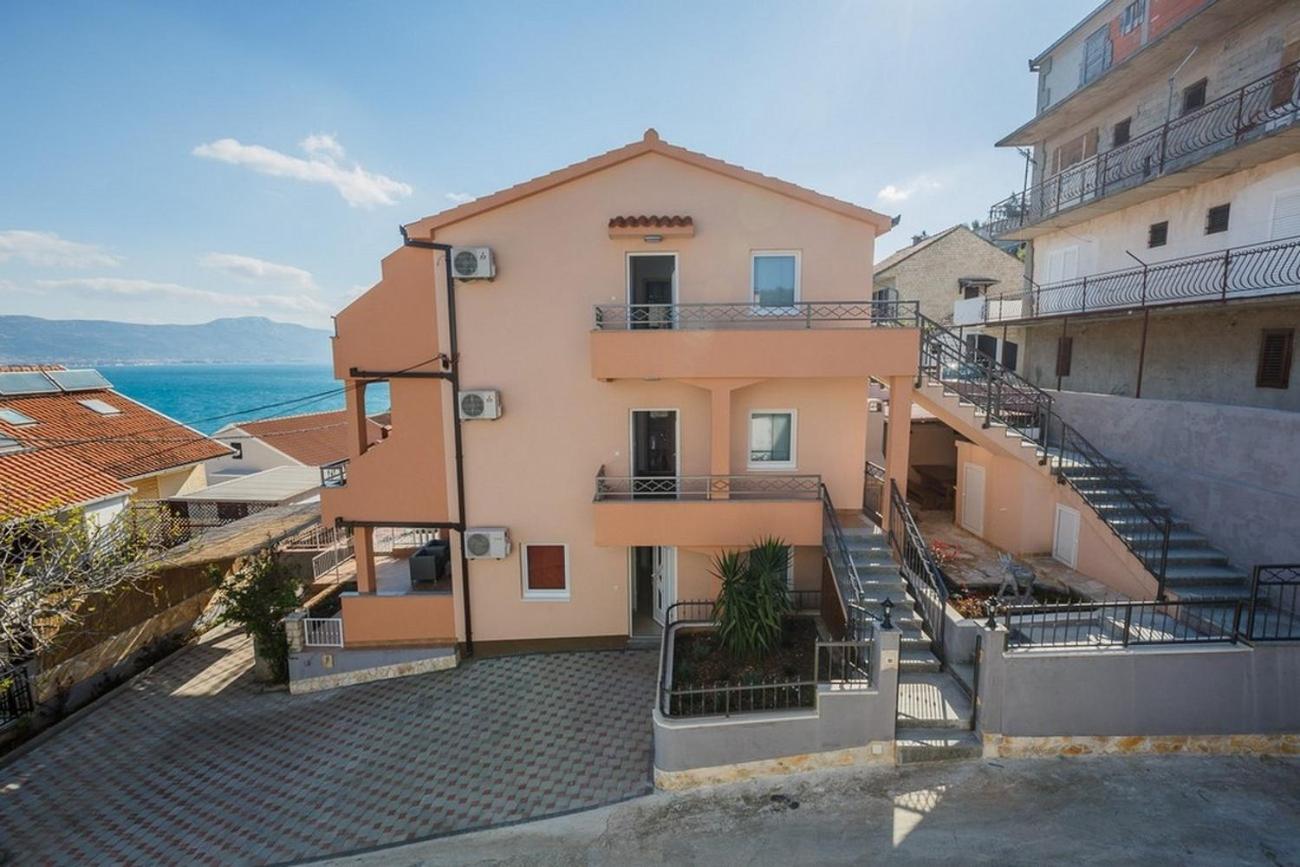 With A Parking Space Mastrinka, Ciovo - 22976 *